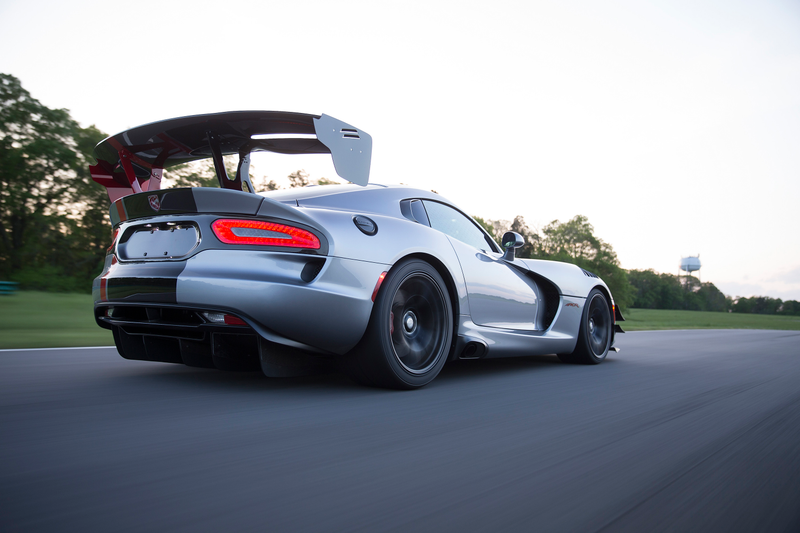 Illustration for article titled 2016 Dodge Viper ACR: Meet The Nastiest Street Legal Viper Ever Made